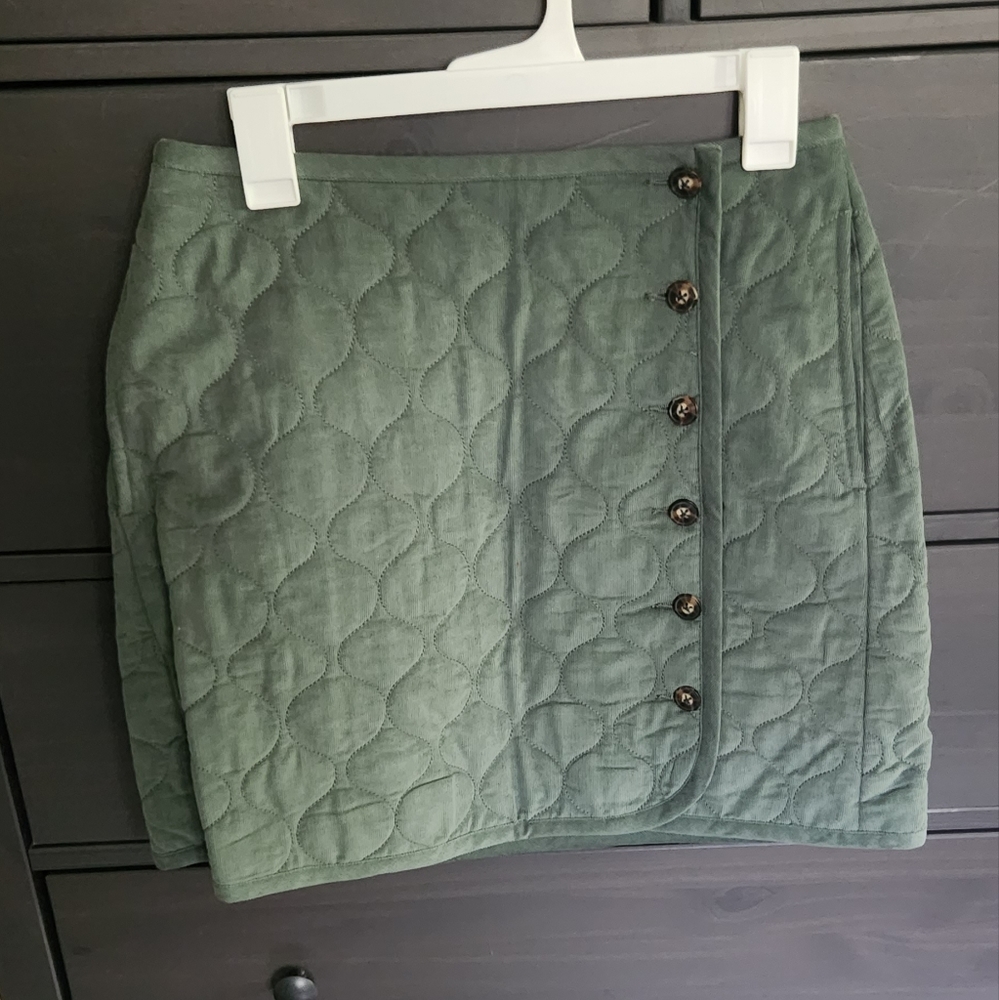 NWOT Madewell corduroy green quilted skirt